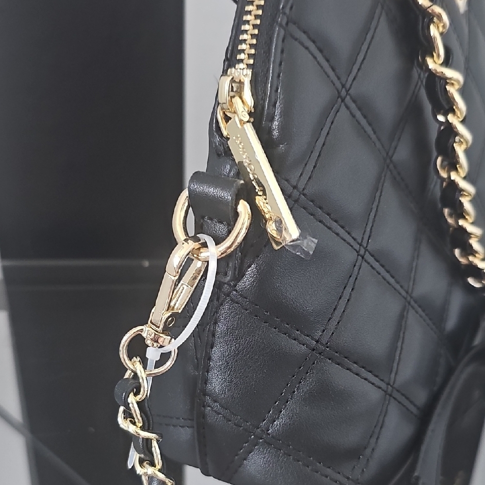 Betsey Johnson Elegant Black Quilted Handbag with Gold Chain - Picture 2 of 5